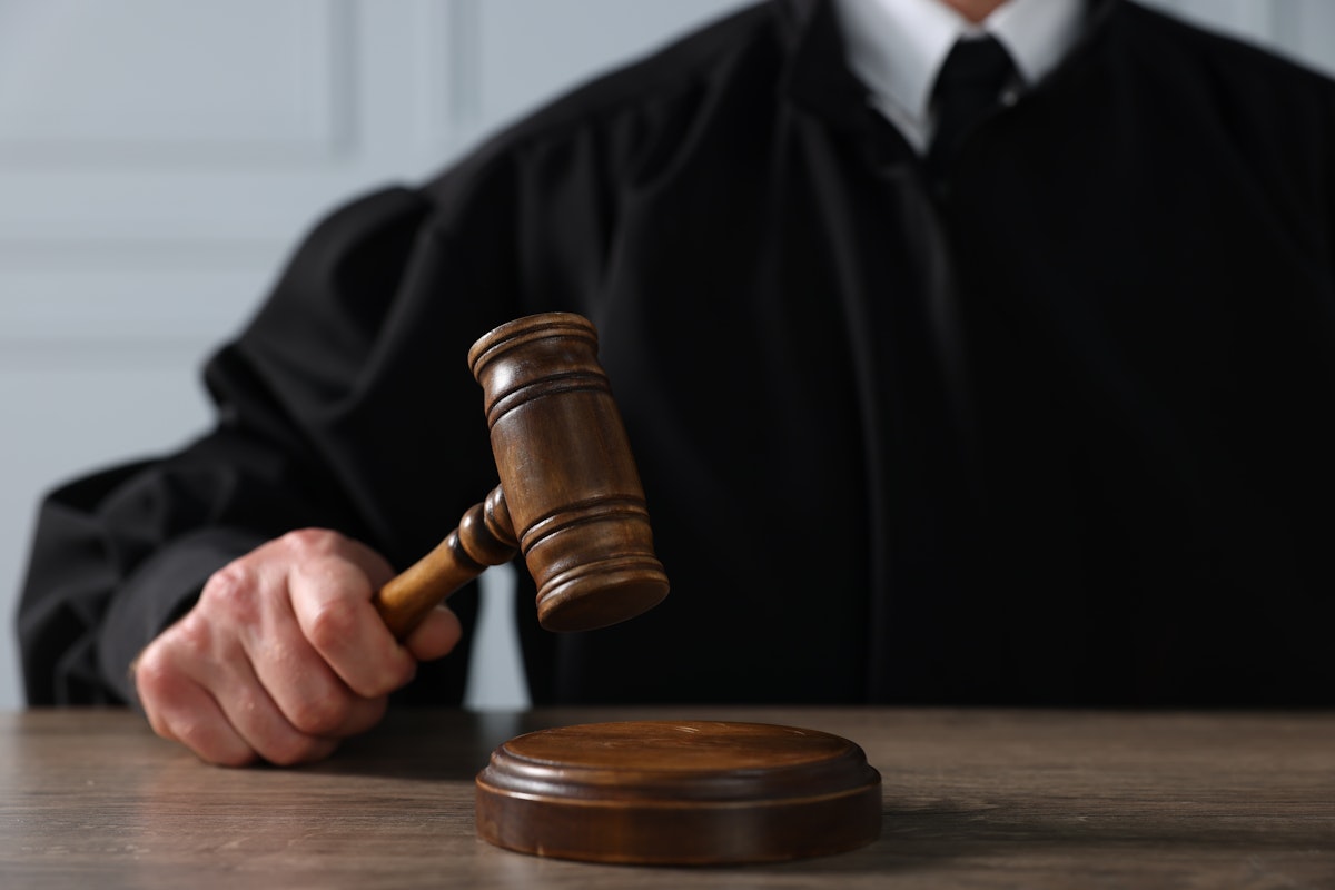 judge holding gavel
