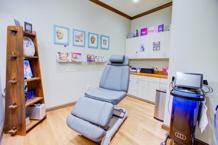 Tarrant Plastic surgery exam room
