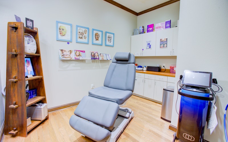 Tarrant Plastic surgery exam room