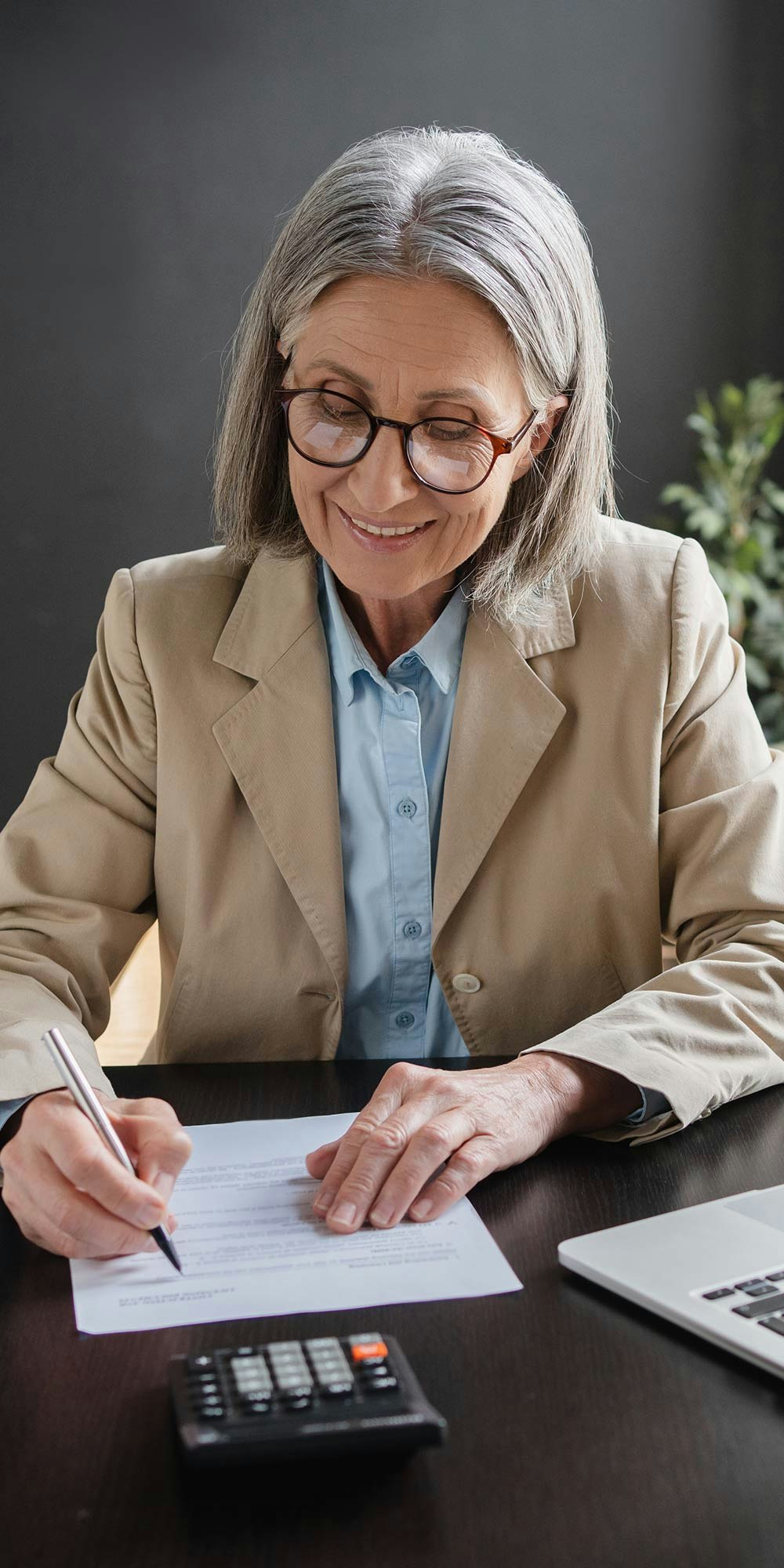 accounts receivable associate