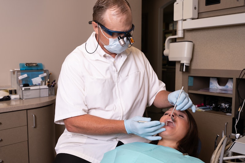 DR. WILLIAM B. STOFER