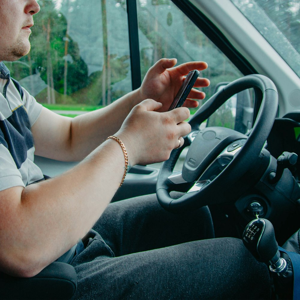 truck driver texting and driving