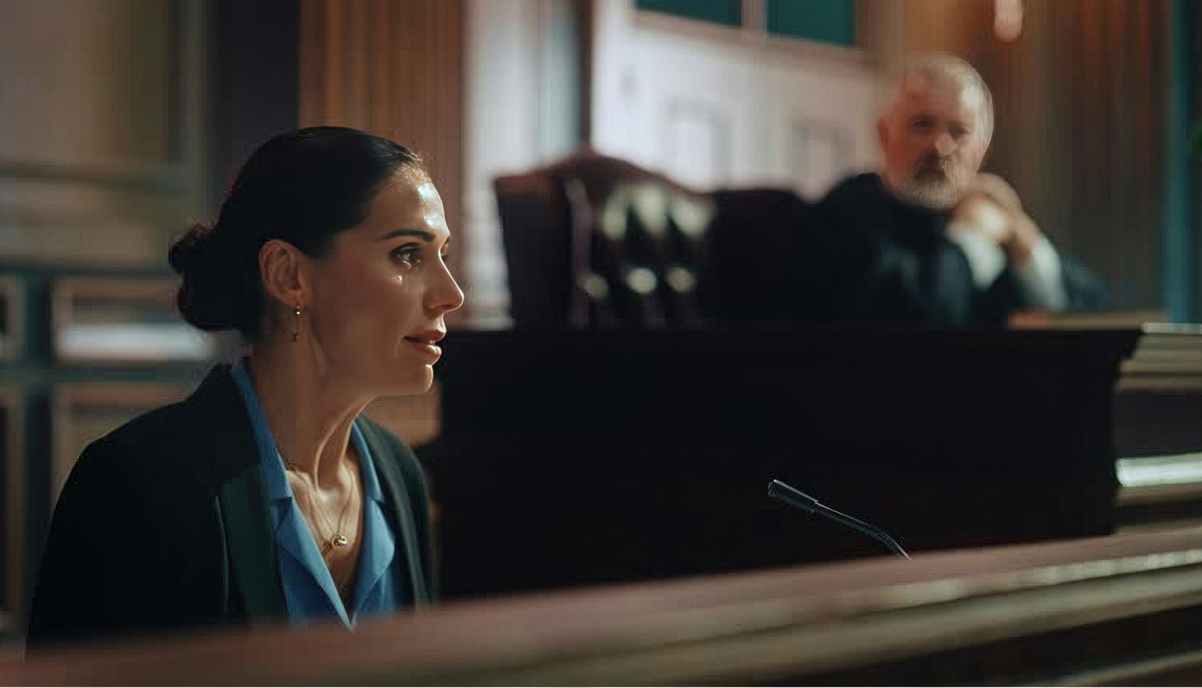 woman testifying in court