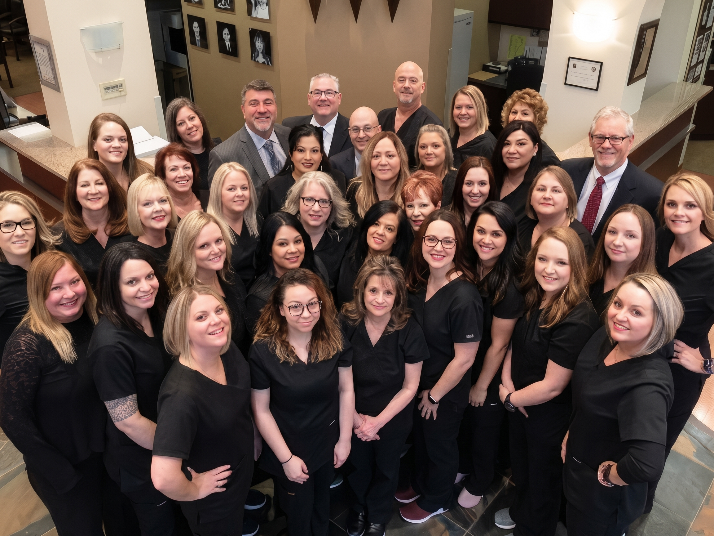Arizona Eye Institute & Cosmetic Laser Center doctors and staff group photo
