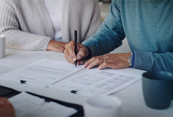 Salinas patient filling out paperwork