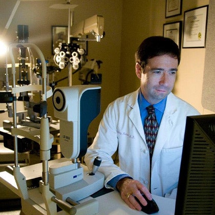 Dr. Jeffrey Minkovitz near Haag-Streit Lenstar LS900® system