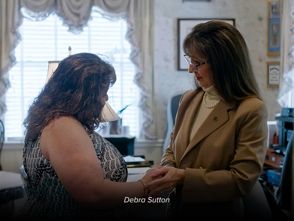 Debra Sutton with client