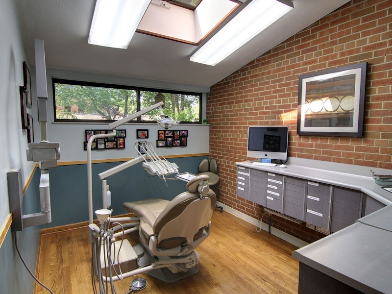 Exam room at Art Carpenter, DDS, LTD, in Kenilworth