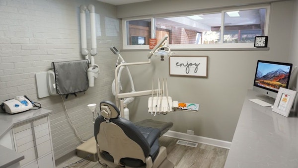 Dental chair