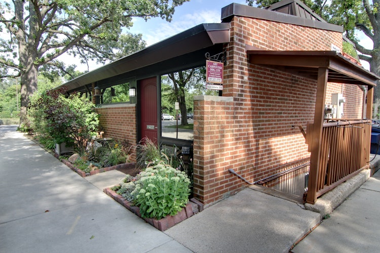 Dr. Art Carpenter's Kenilworth dental office exterior