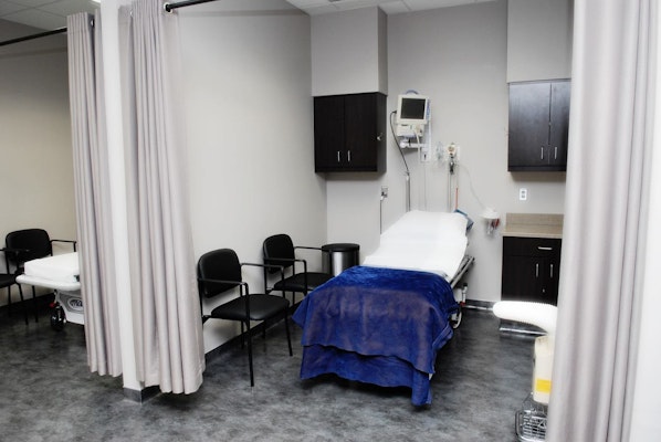 Jones Plastic Surgery Recovery Room