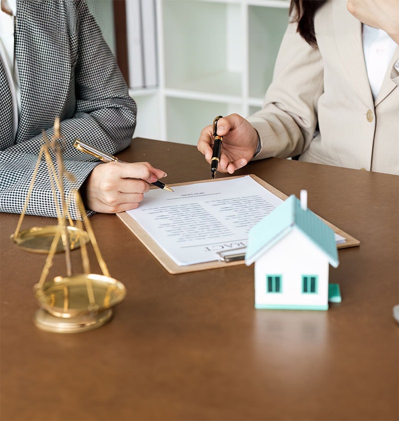 Real estate attorney helping Utah client