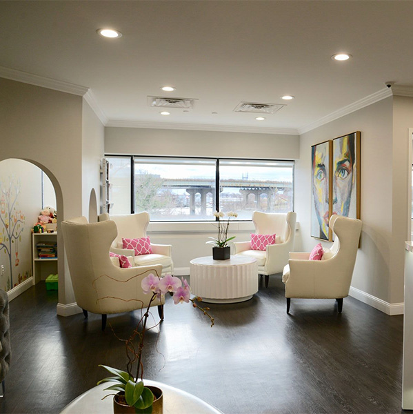 Dr. Kishinevsky's lobby at the Norwalk office