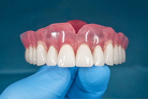 Complete denture