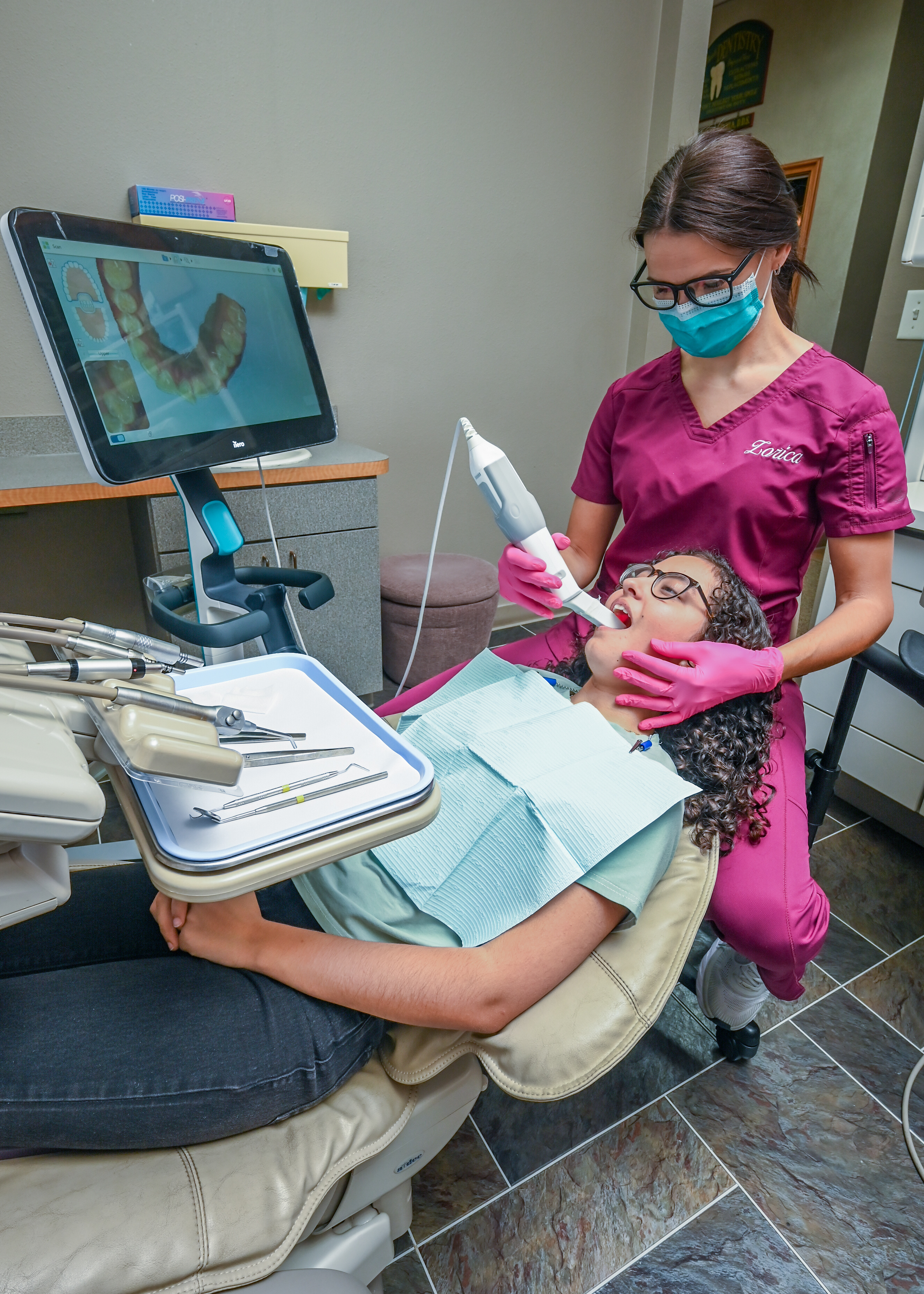 patient getting exam with 3D scanner