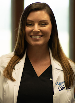headshot of Jennifer Price DDS, general dentist
