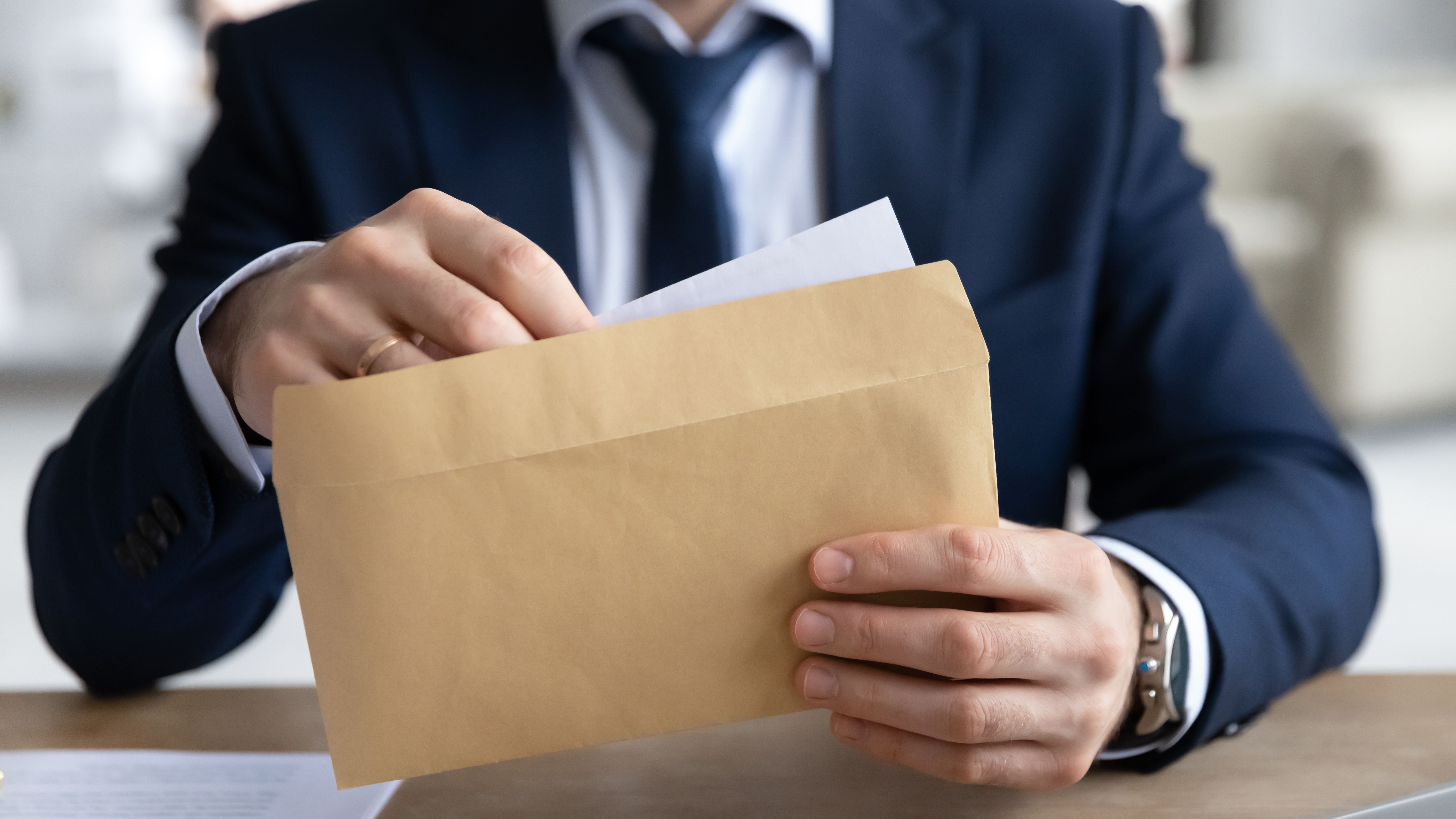 Working man receiving alimony