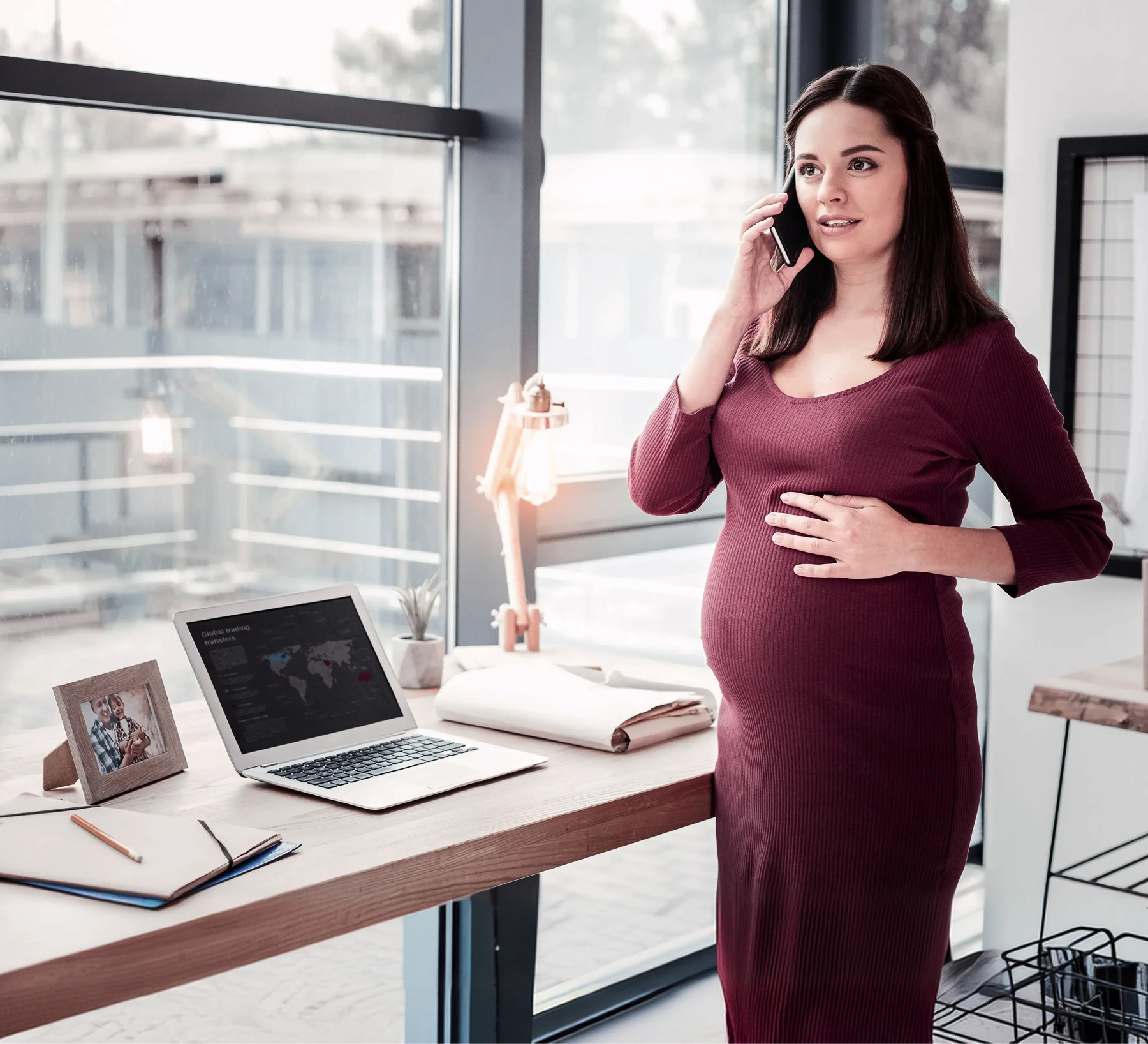 Pregnant woman on the phone