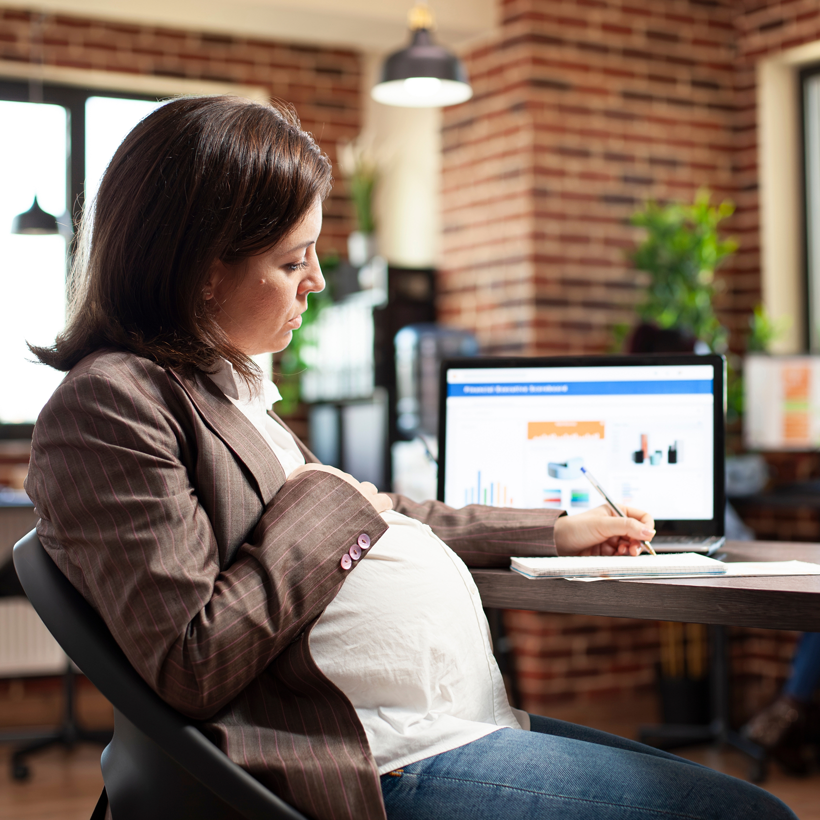 woman pregnant