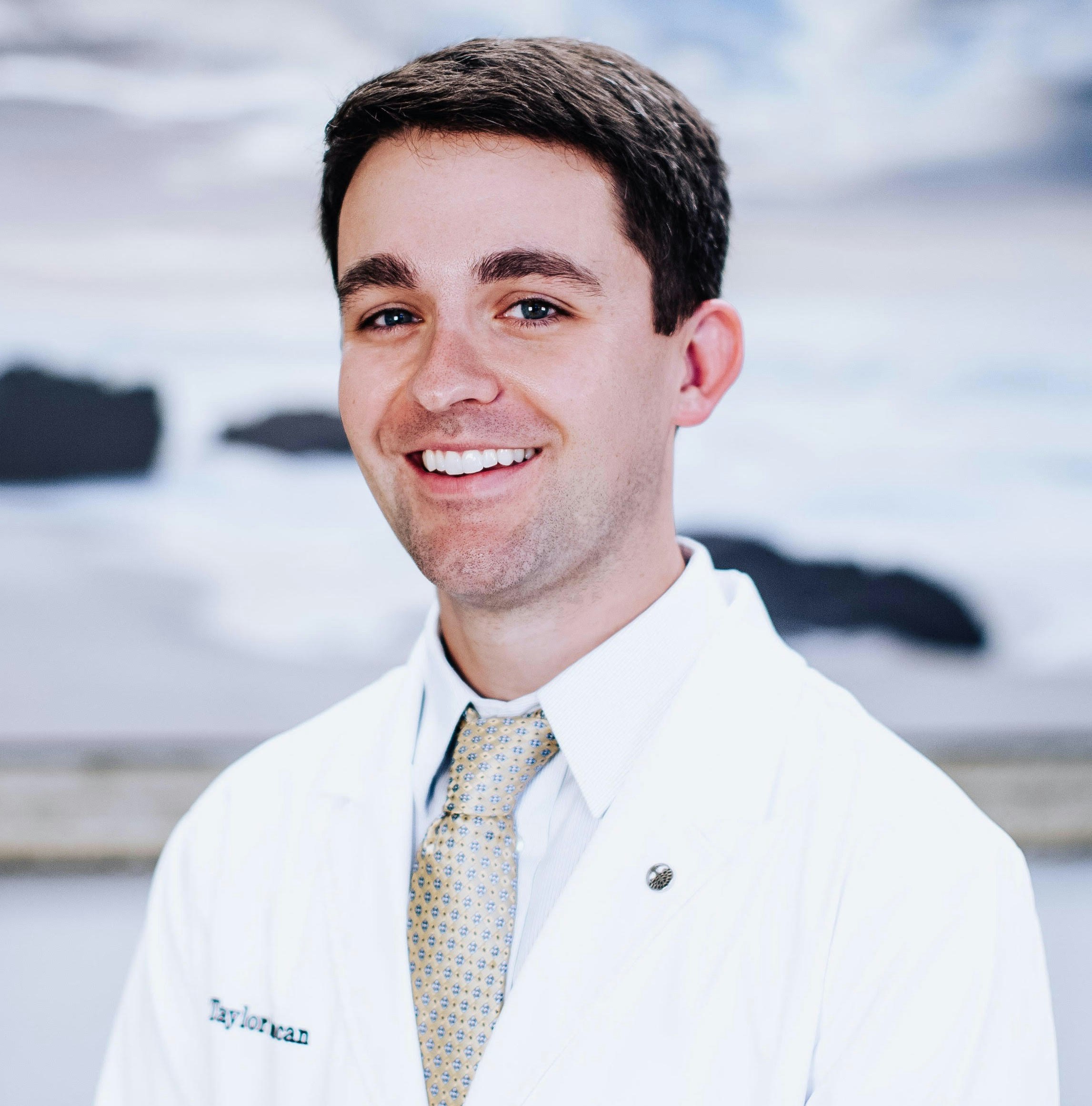 headshot of Taylor Duncan D.M.D.