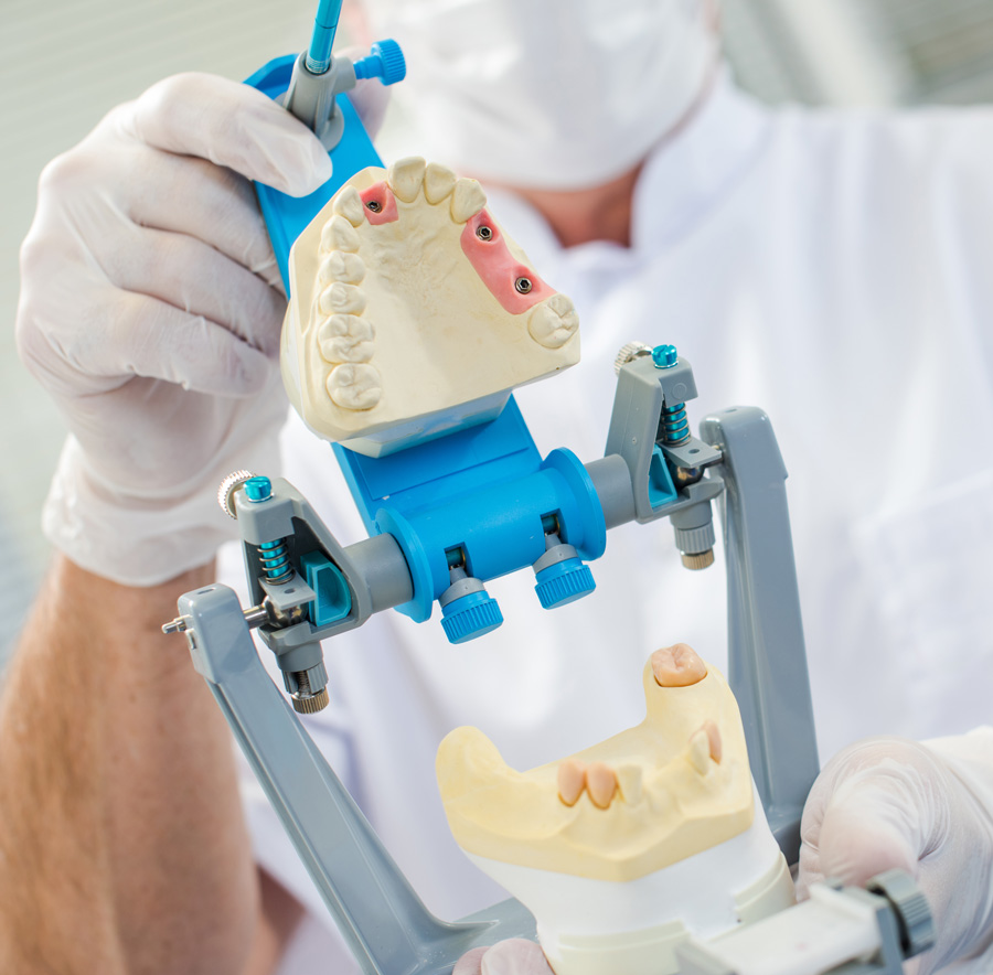 Mold of dentures