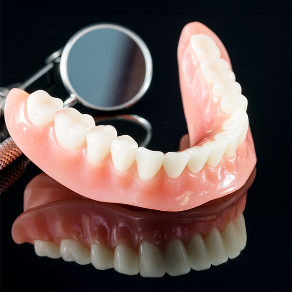 Traditional denture