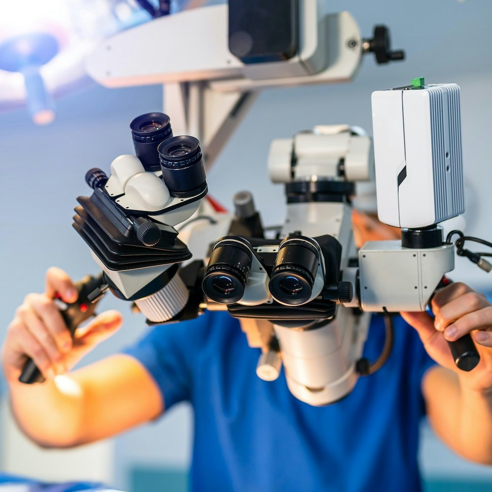 performing microsurgery