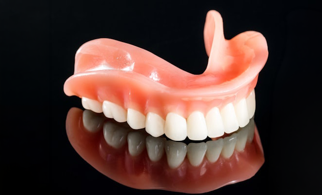 Traditional denture