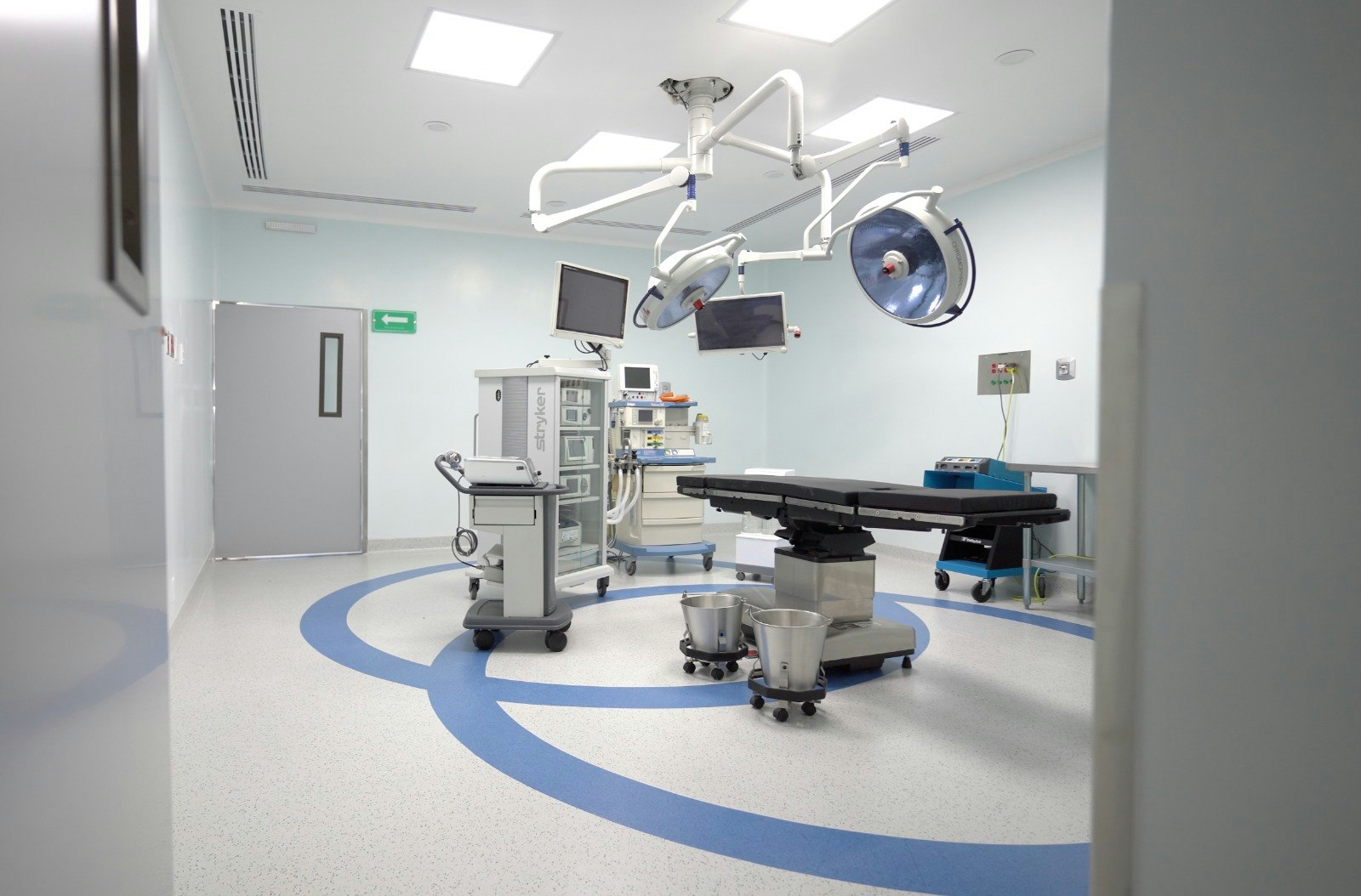 Before and after gastric sleeve surgery