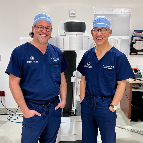 Dr. A. Joseph Cribbins III and dr edmund chen davinci robotic bariatric surgeons