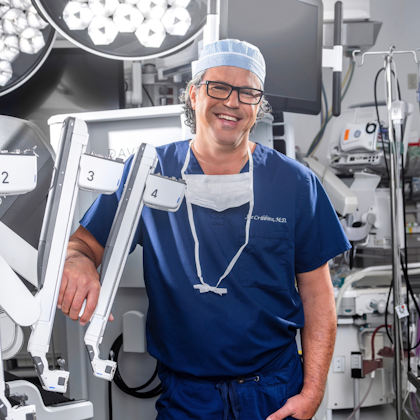 dr joe cribbins da vinci robotic surgeon specializing in bariatric weight loss surgery