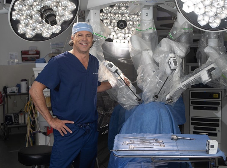 Dr. Cribbins with da Vinci robot