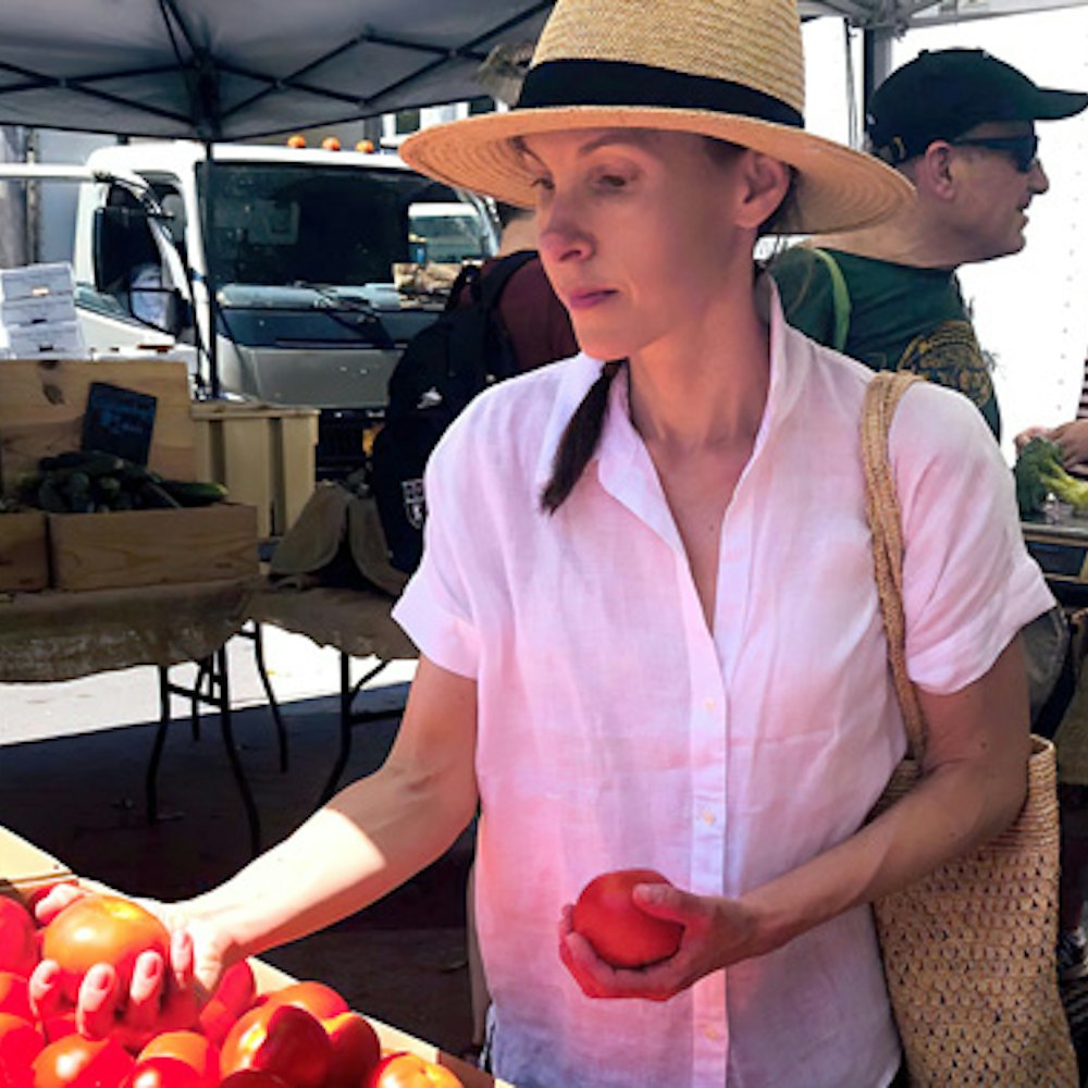 Allison Schulman at farmer's market