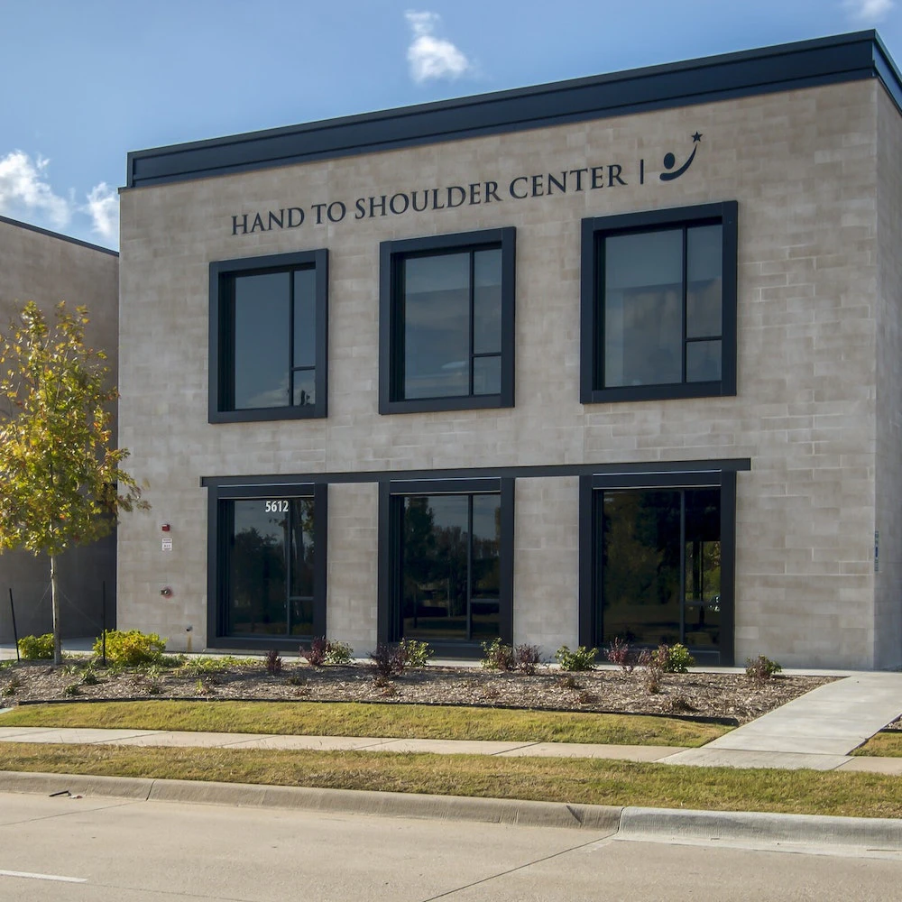 Hand to Shoulder Center exterior