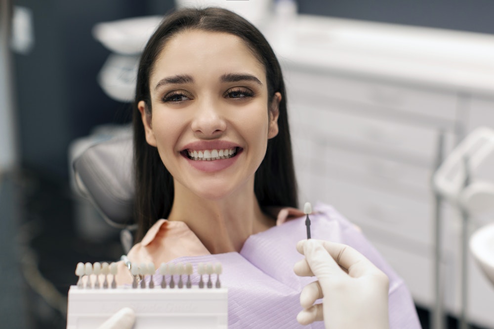 woman getting her veneers