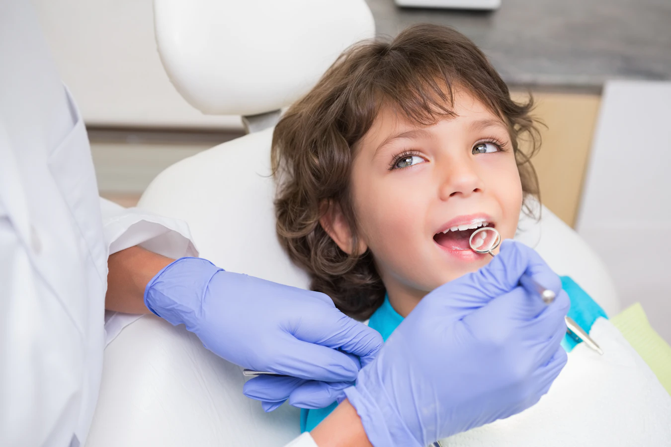 child at dental exam