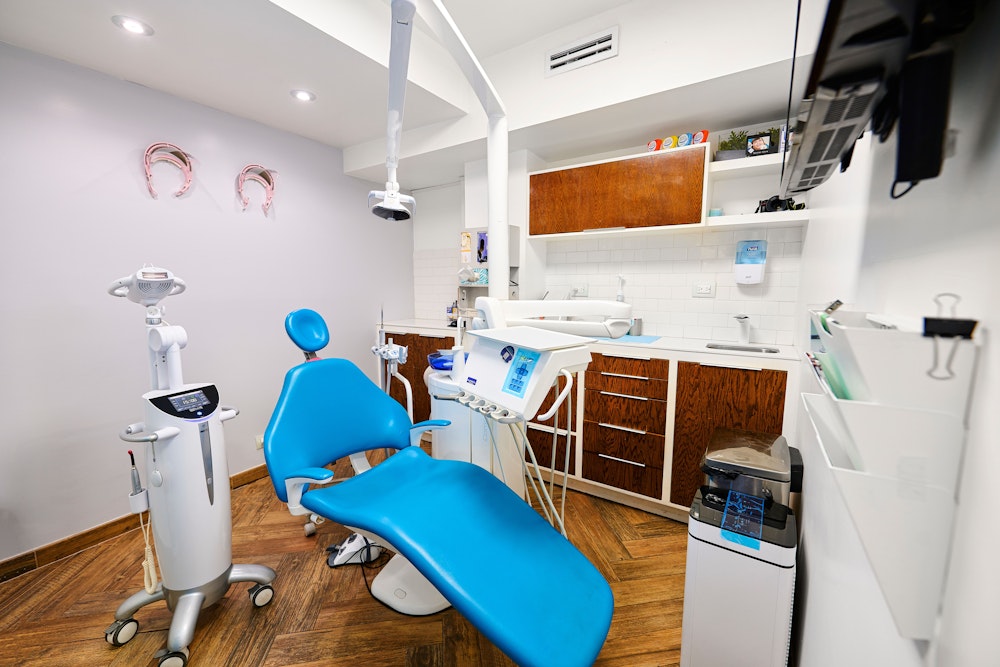 Simply Dental dentist chair