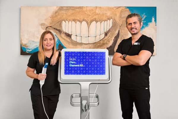 Doctors with Itero machine