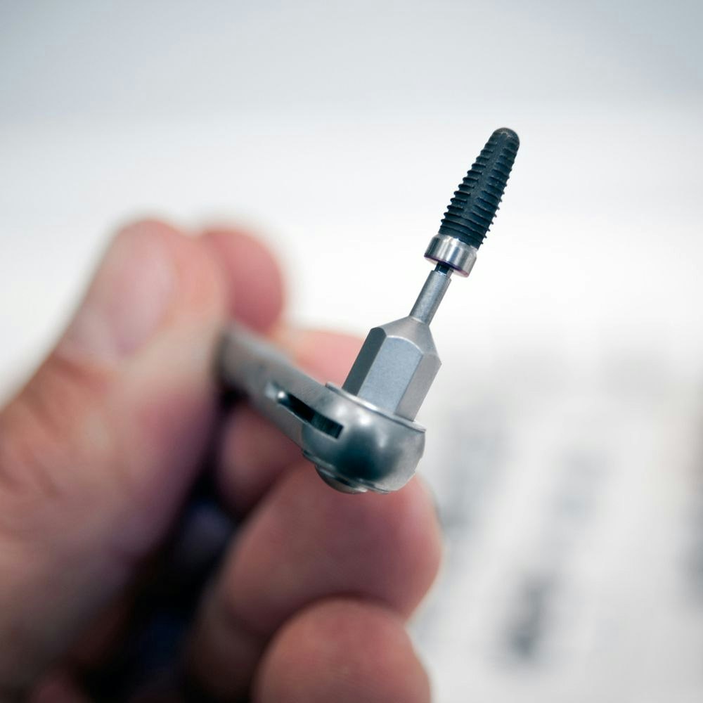 Single tooth dental implant