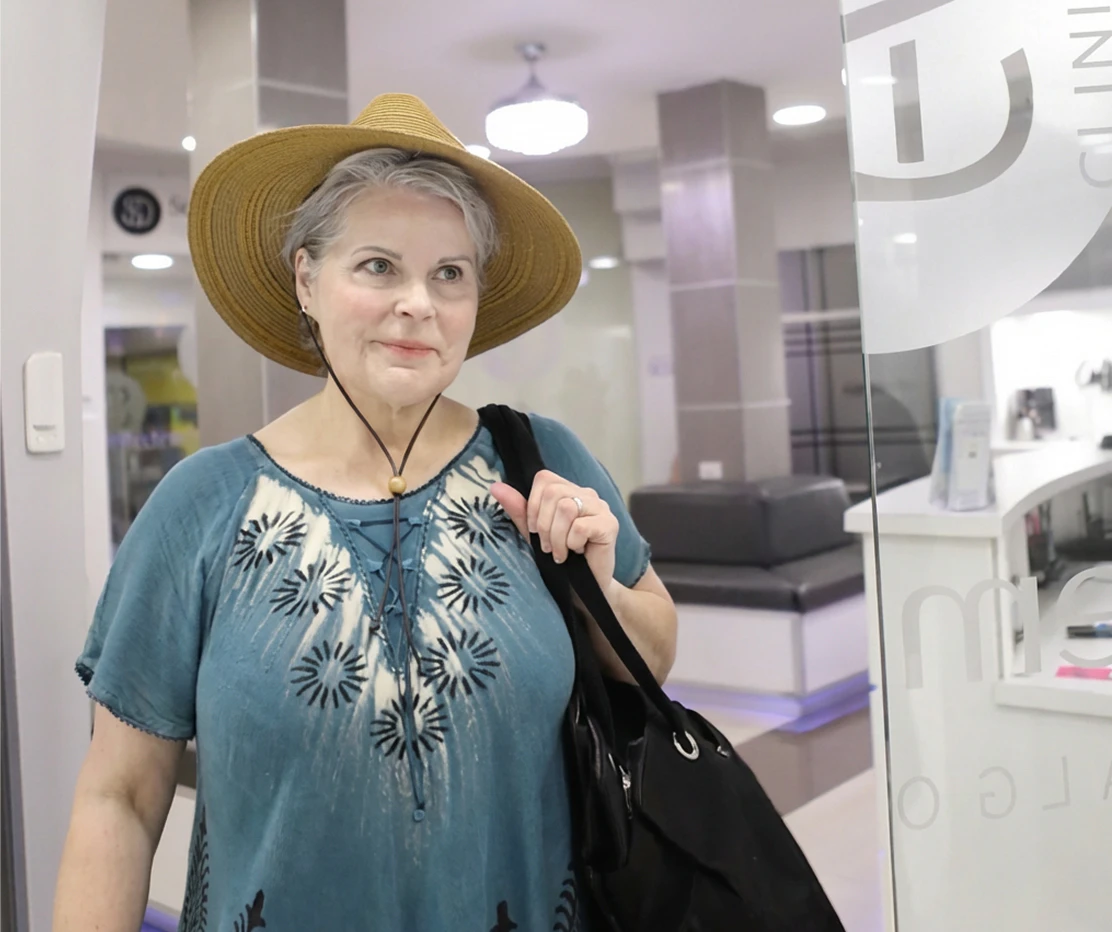 woman traveling to us from the U.S.