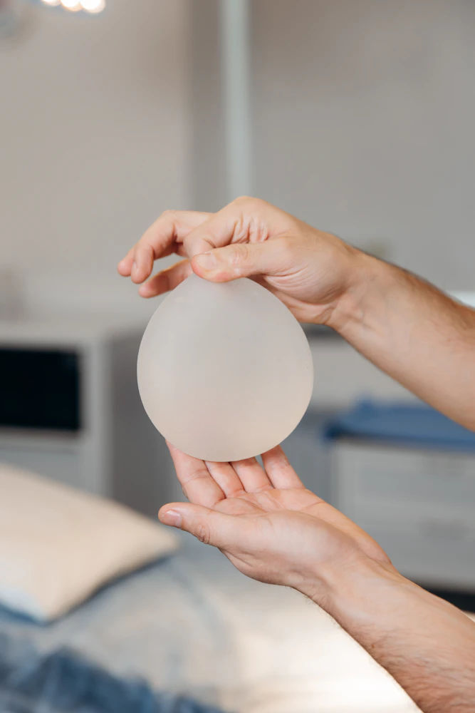 Breast implant