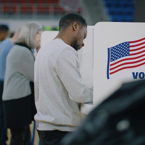 Tucson man at voting booth