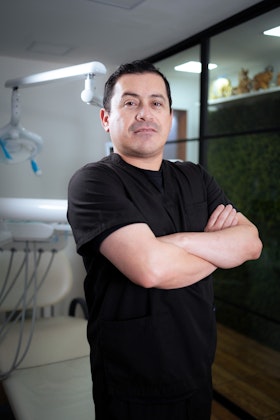 DDS NOÉ MÁRQUEZ, Odontólogo General y Cosmético