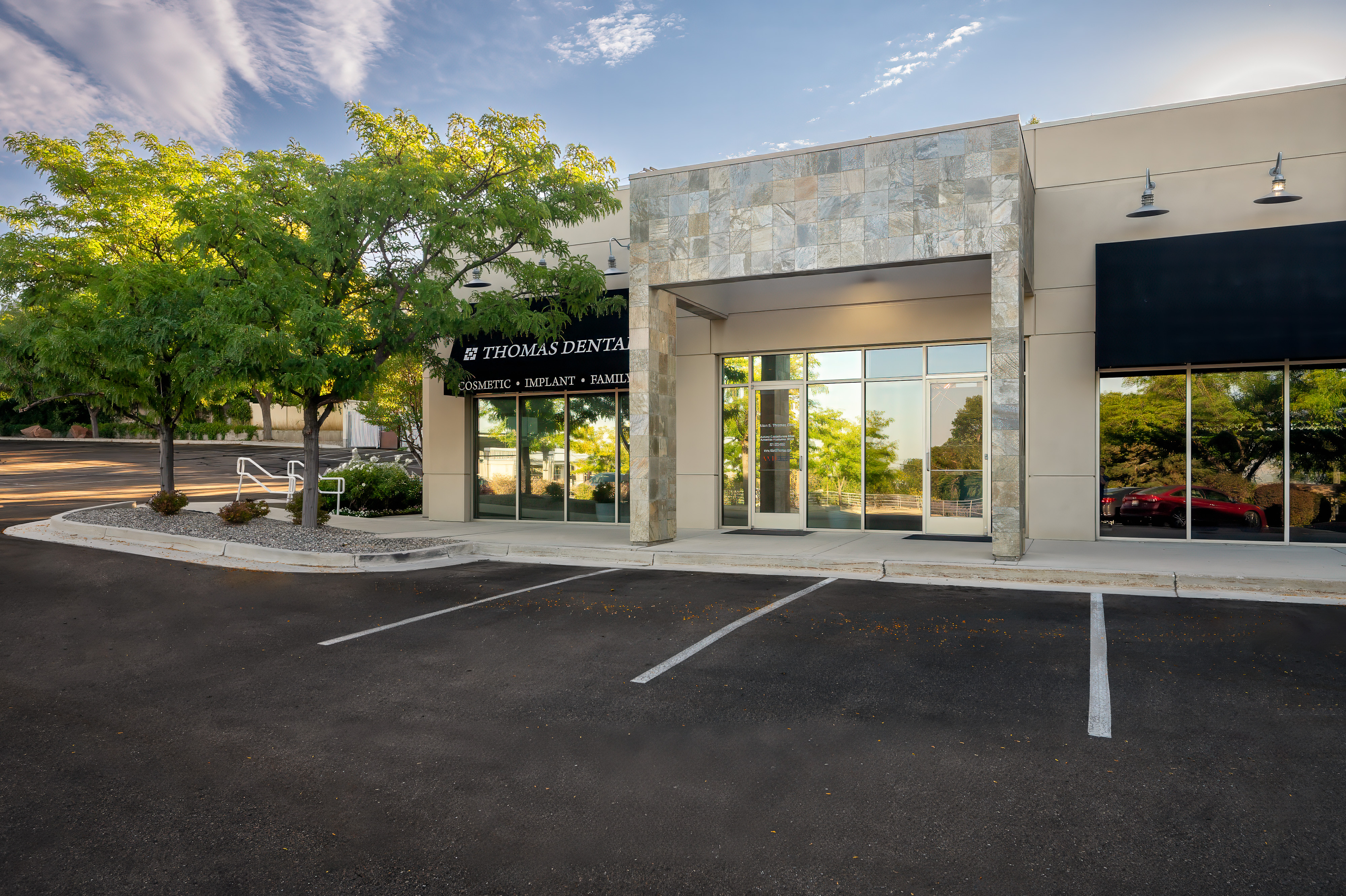 Allan S. Thomas' Salt Lake City dental office exterior