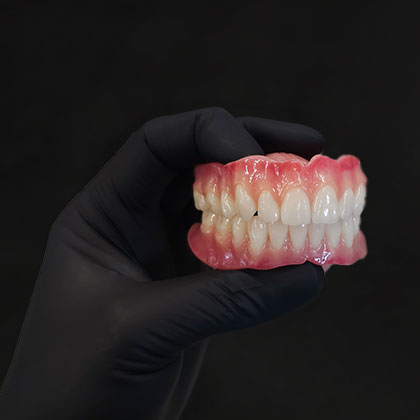 Dentures set